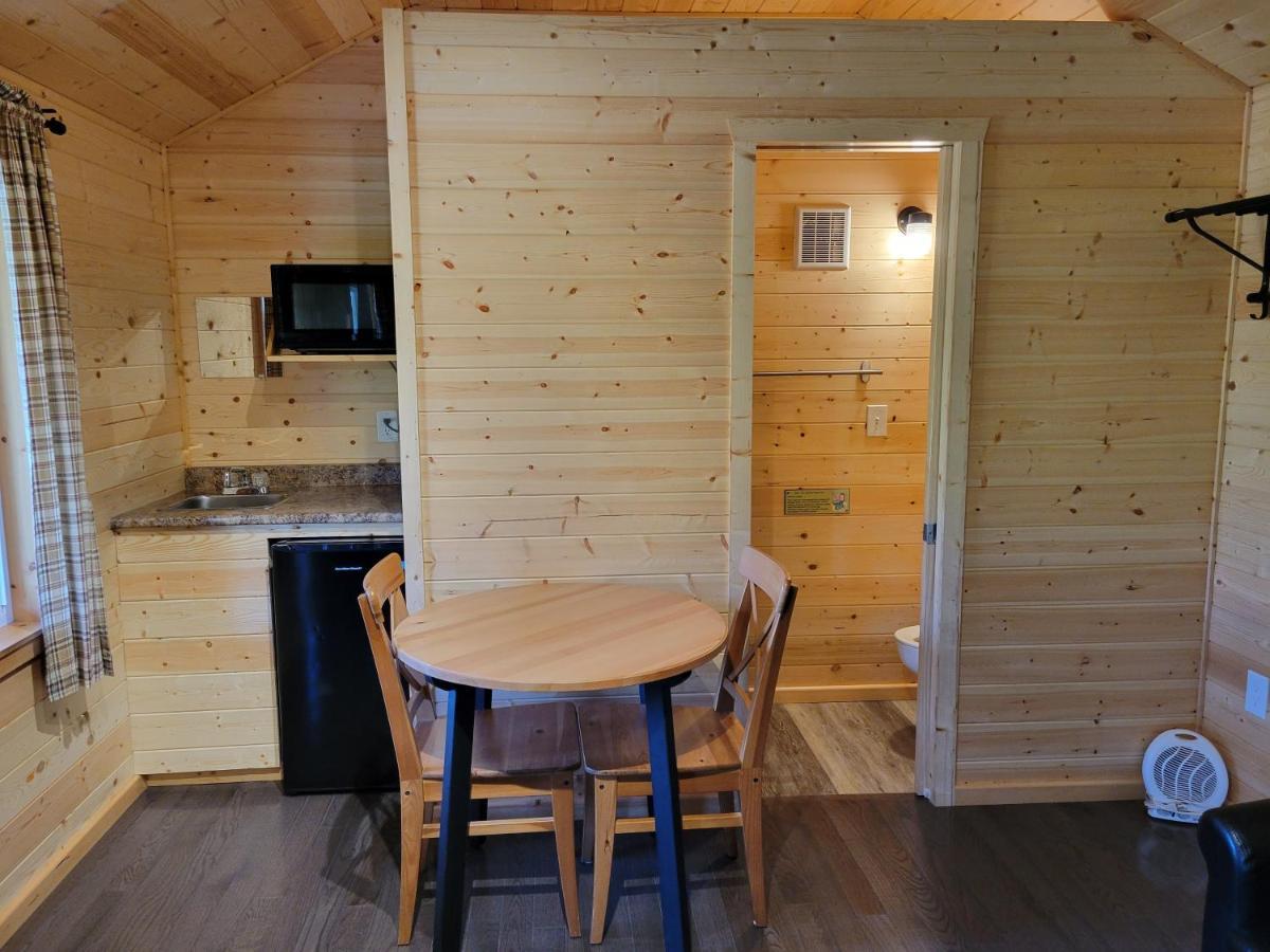 Tobermory Village Cabins Exterior photo
