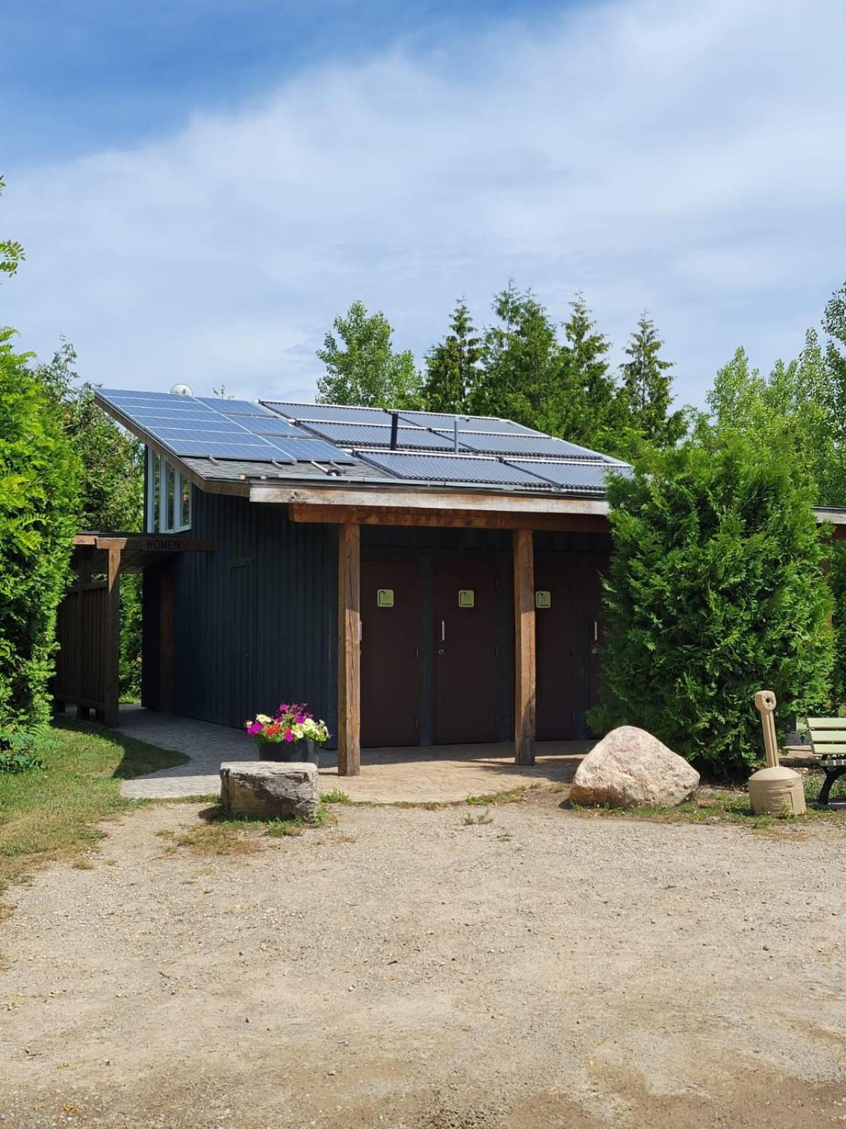Tobermory Village Cabins Exterior photo